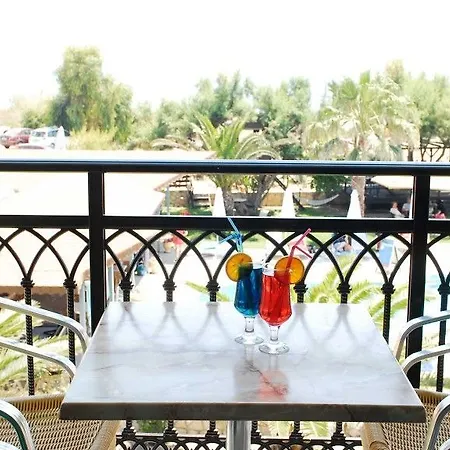 Villas Nostos فندق Kalamákion